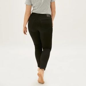 Everlane 29 Black Curvy High Rise Skinny Jean